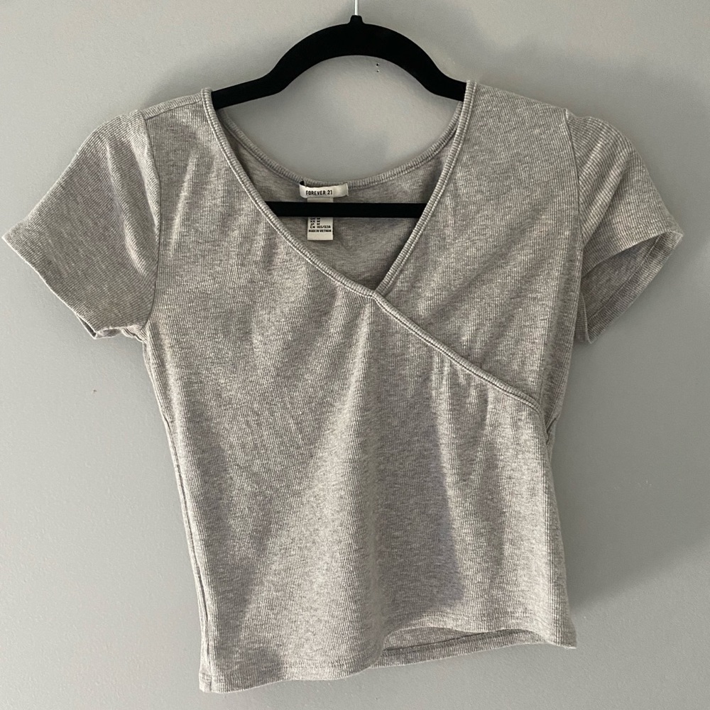 FOREVER 21 CROP TOP